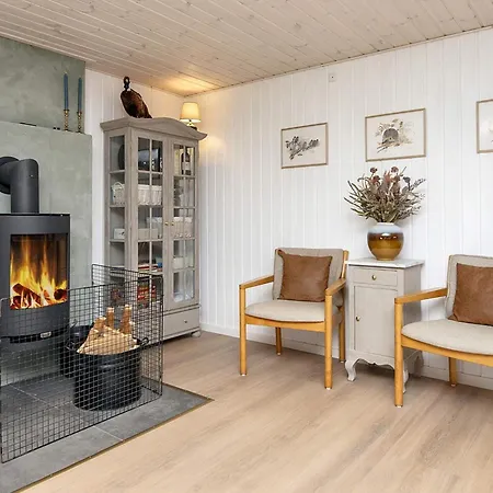 4 Star In Ansager-by Traum