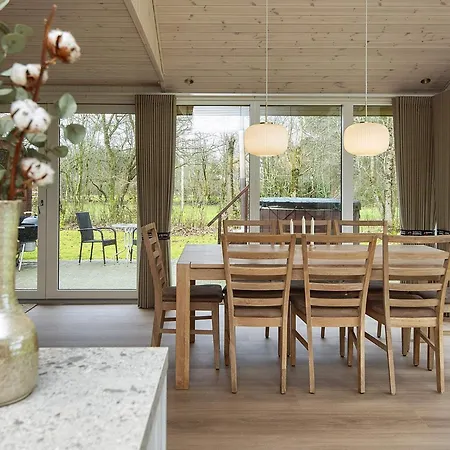 4 Star In Ansager-by Traum *