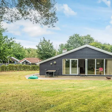 4 Star In Ansager-by Traum